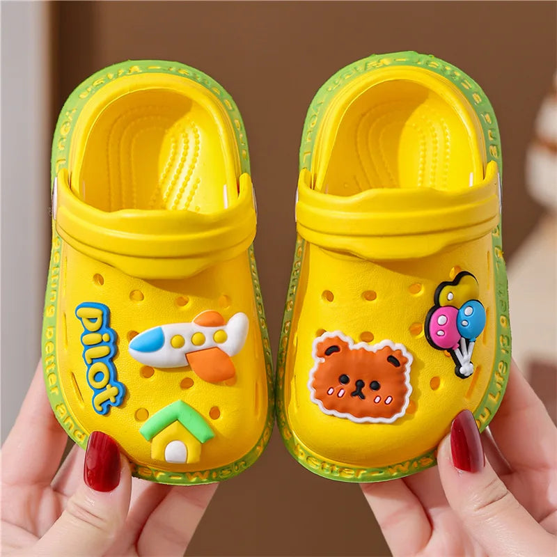 👟 BeachBuddies Hole Sandals – Zapatos Infantiles de Verano con Diseño Cartoon Calzado Infantil NovaVitalShop