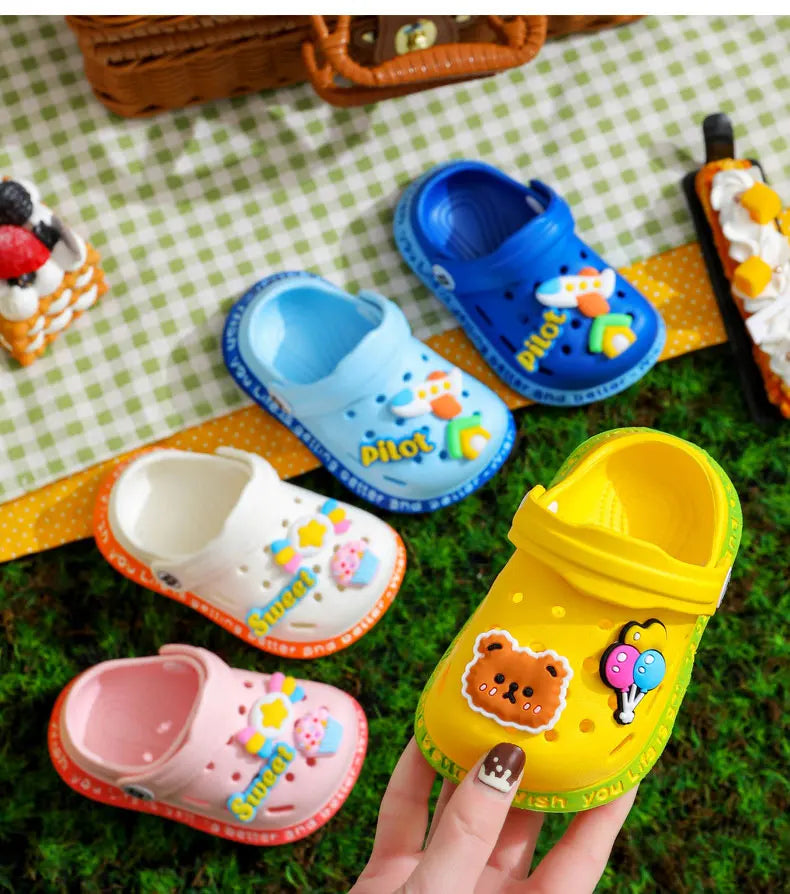 👟 BeachBuddies Hole Sandals – Zapatos Infantiles de Verano con Diseño Cartoon Calzado Infantil NovaVitalShop