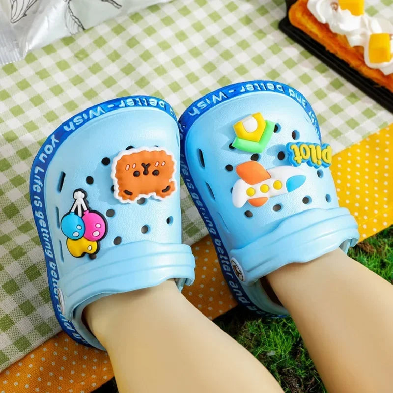 👟 BeachBuddies Hole Sandals – Zapatos Infantiles de Verano con Diseño Cartoon Calzado Infantil NovaVitalShop