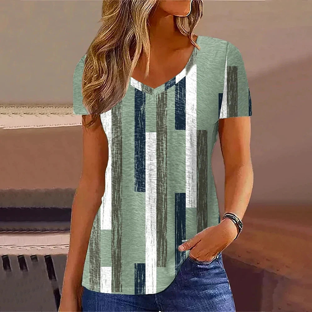 Camiseta Streetwear Mujer – Cuello en V, Rayas Degradadas, Manga Corta, Estilo Oversized Verano (S–2XL) Camisetas Mujer Oversized NovaVitalShop