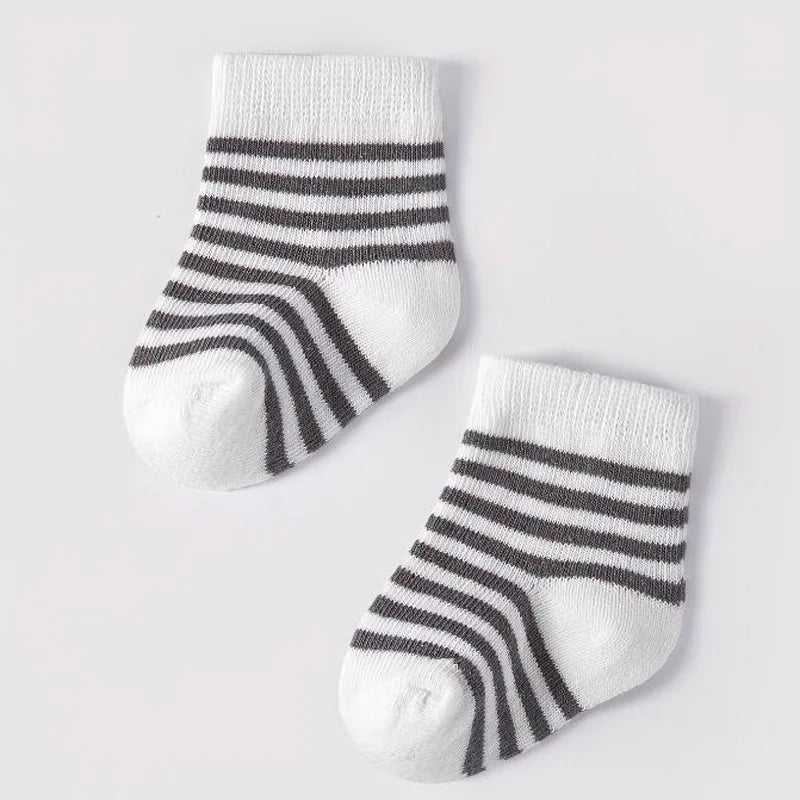 🧦 Pack de 5 Medias Rayadas con Estrellas – Primavera/Otoño, para Bebé bebe NovaVitalShop
