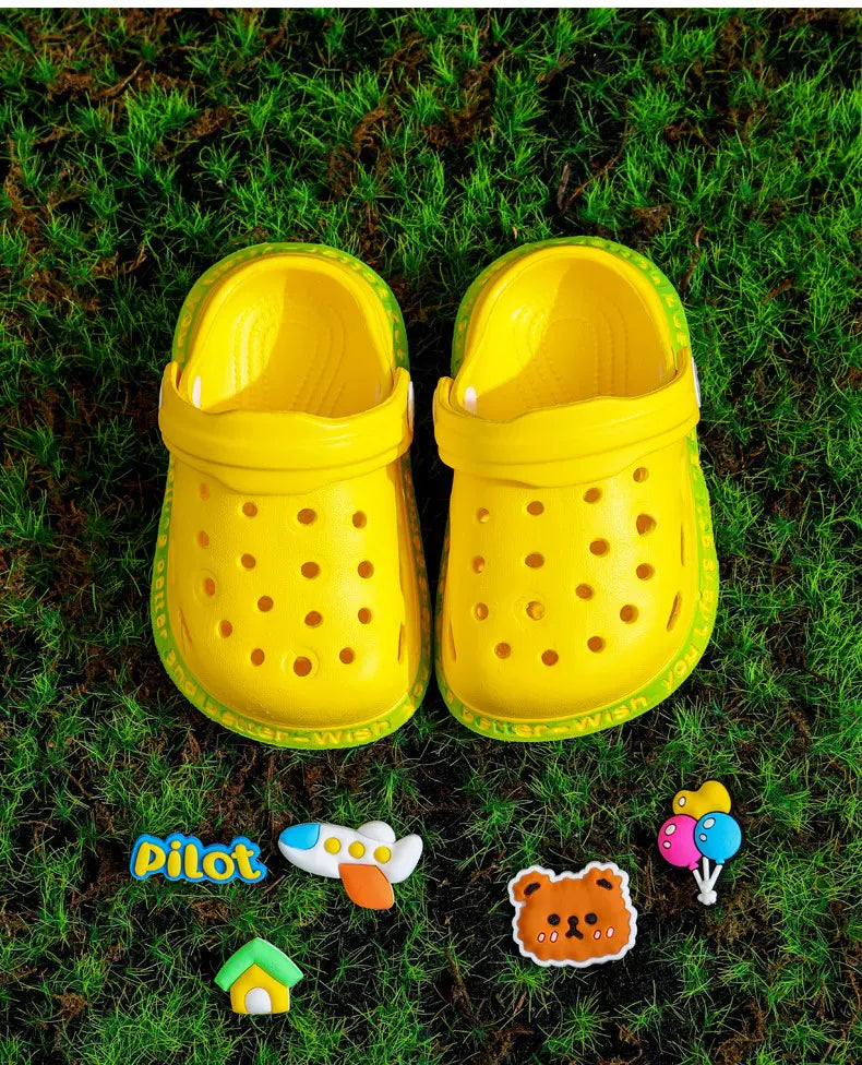 👟 BeachBuddies Hole Sandals – Zapatos Infantiles de Verano con Diseño Cartoon Calzado Infantil NovaVitalShop