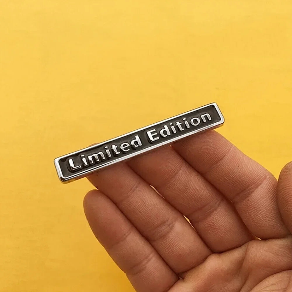 Sticker Metálico 3D “Limited Edition” – Emblema Cromado para Auto, Moto y Scooter (64.7 × 10 mm, Adhesivo 3M) auto NovaVitalShop