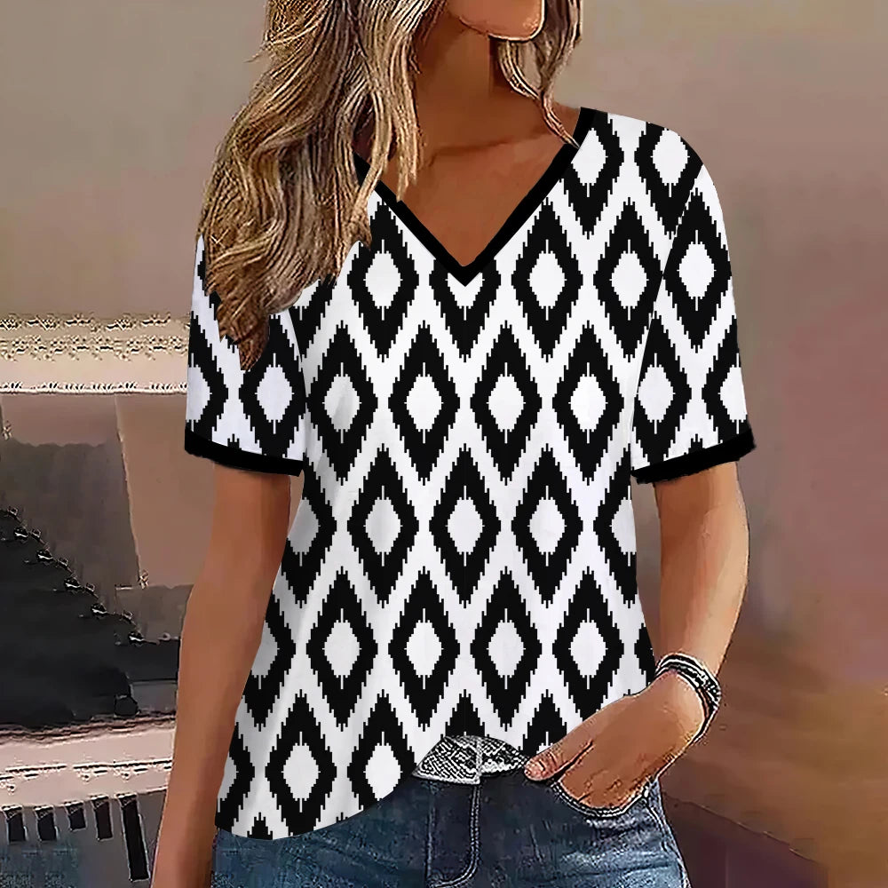 Camiseta Streetwear Mujer – Cuello en V, Rayas Degradadas, Manga Corta, Estilo Oversized Verano (S–2XL)