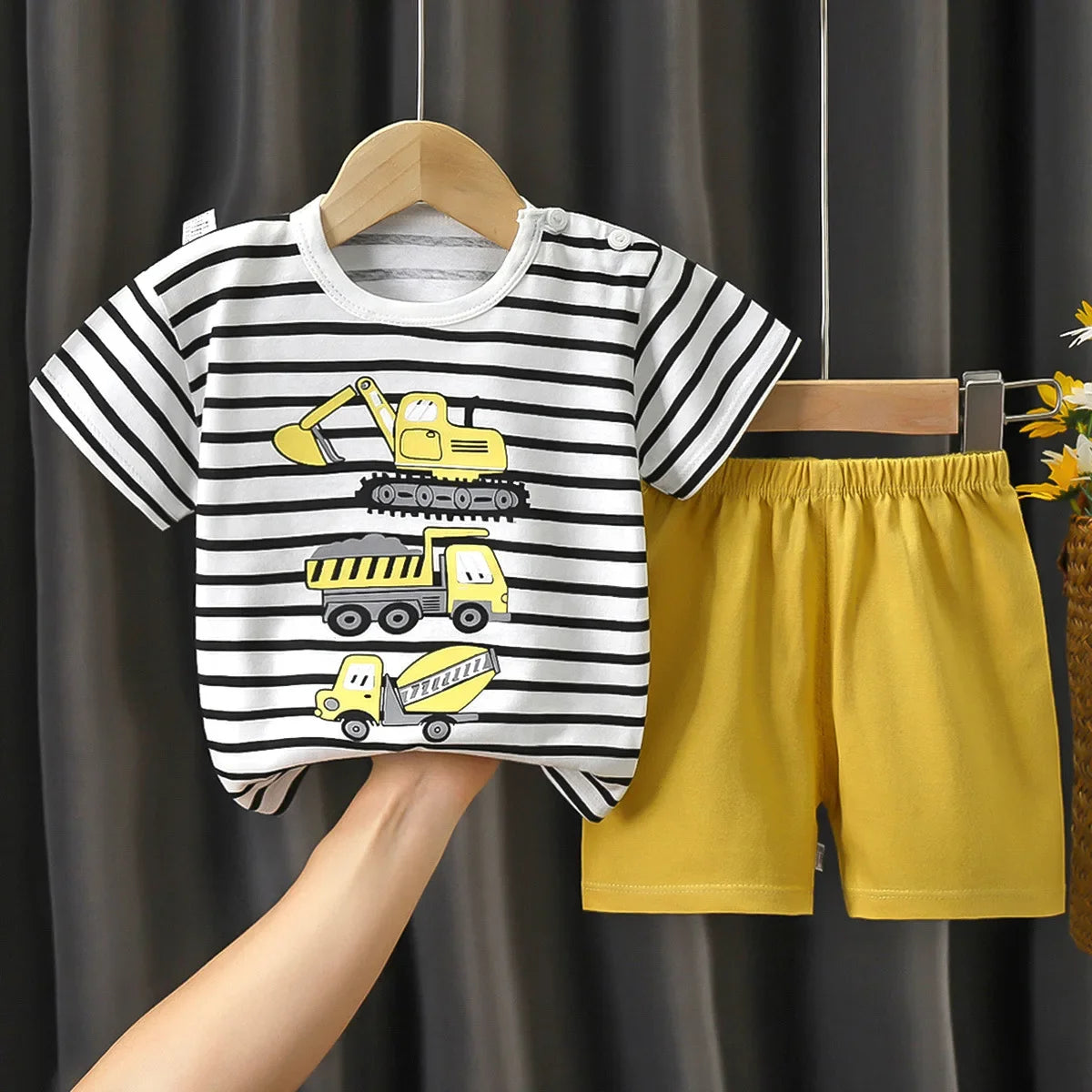 👕 Conjunto de Verano para Bebé – Camiseta y Shorts, Estilo Deportivo Unisex