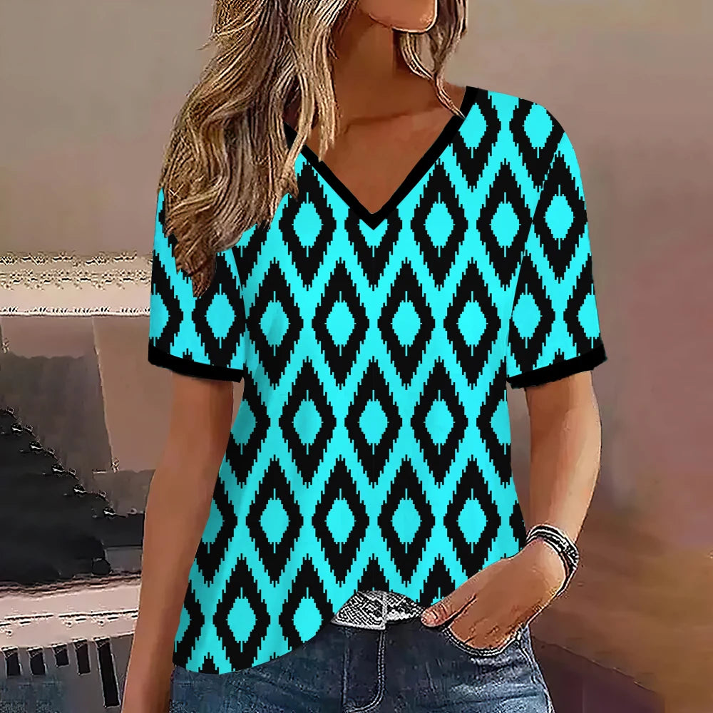 Camiseta Streetwear Mujer – Cuello en V, Rayas Degradadas, Manga Corta, Estilo Oversized Verano (S–2XL)