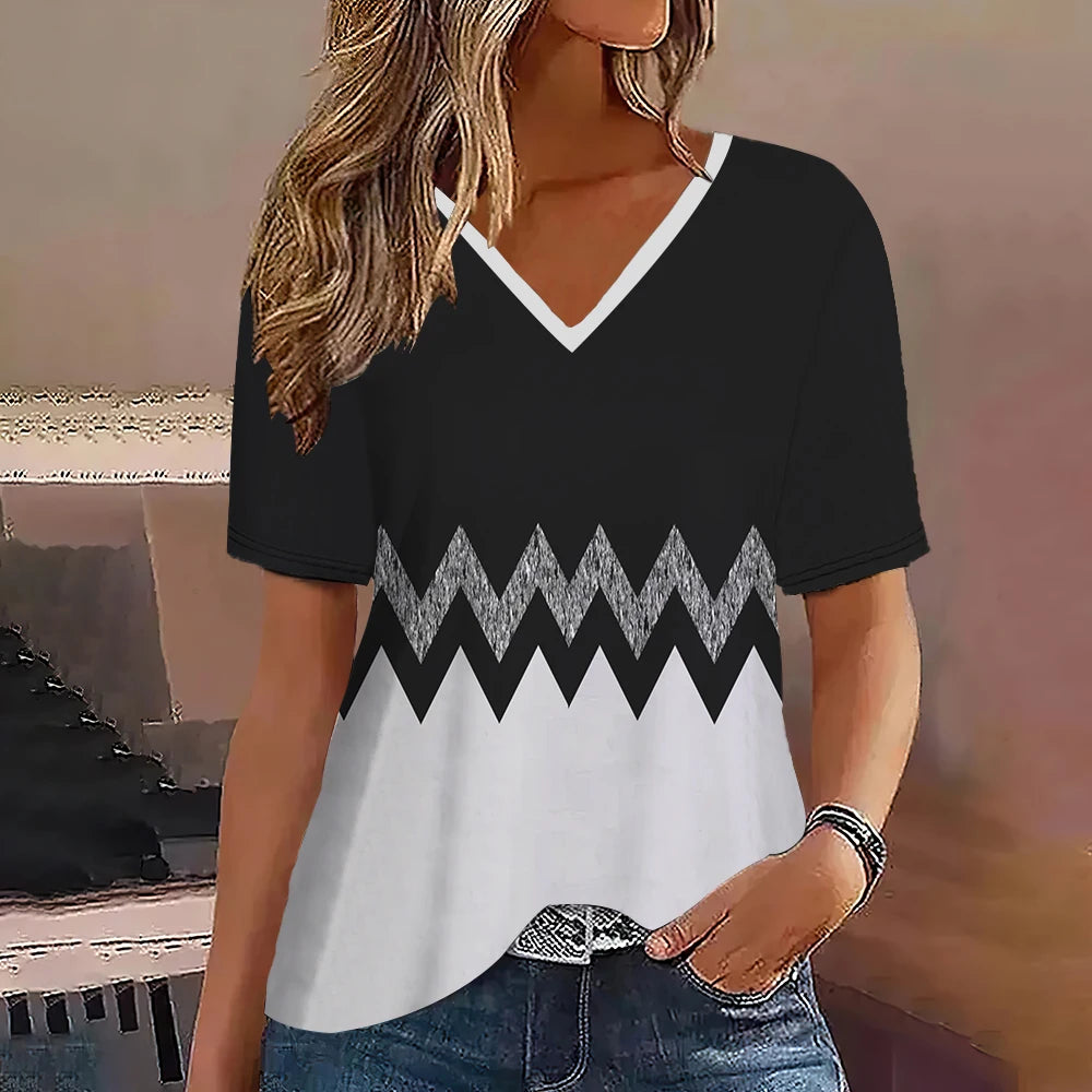 Camiseta Streetwear Mujer – Cuello en V, Rayas Degradadas, Manga Corta, Estilo Oversized Verano (S–2XL)
