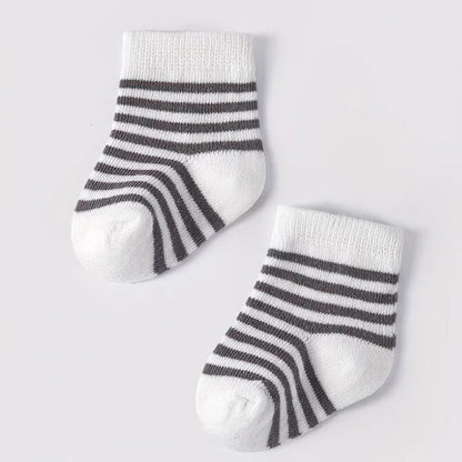 🧦 Pack de 5 Medias Rayadas con Estrellas – Primavera/Otoño, para Bebé bebe NovaVitalShop