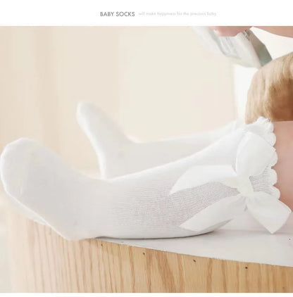 🎀 Medias Altas Infantiles con Moño Rojo – Antideslizantes, Algodón Suave. bebe NovaVitalShop