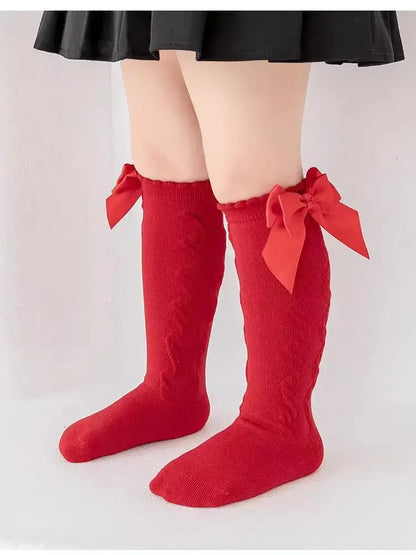 🎀 Medias Altas Infantiles con Moño Rojo – Antideslizantes, Algodón Suave.